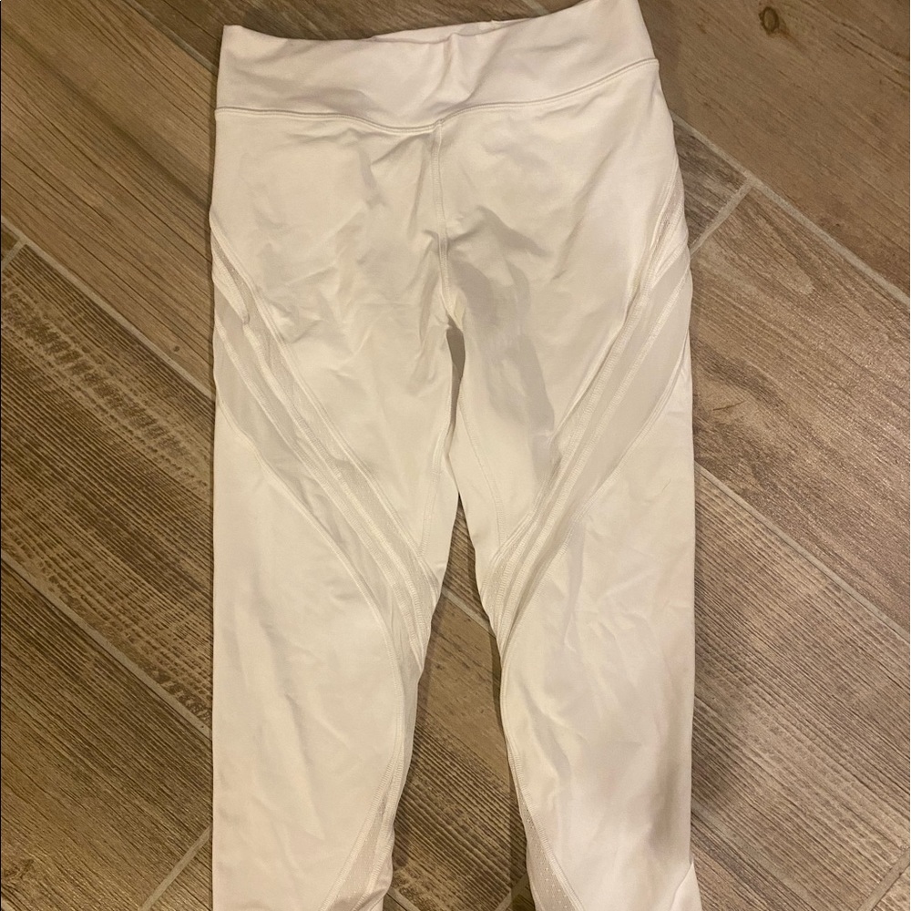 White lulu lux crop